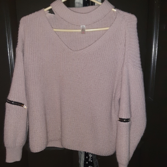 Sweater - Picture 1 of 3